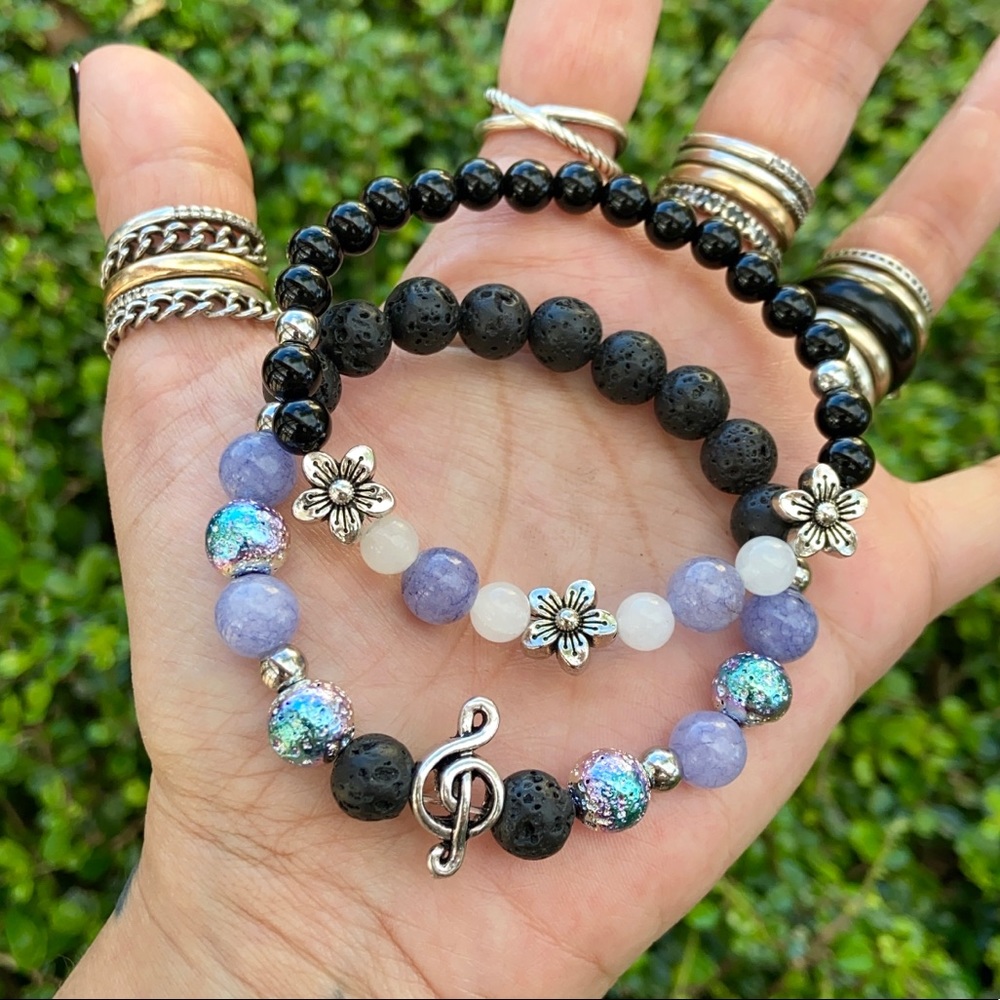 Gemstones flower bracelets . Mixt gems treble key & flowers boho bracelets set